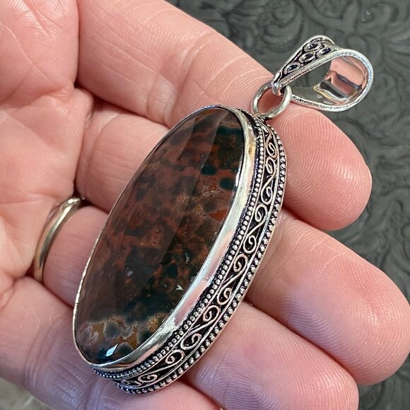 Heliotrope Bloodstone Pendant Crystal Stone Jewelry - Picture 5 of 6